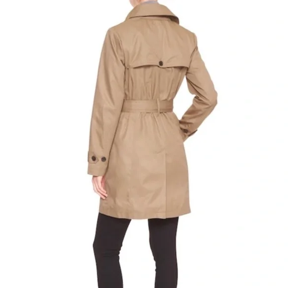 Banana Republic Factory Tan Women's Trench Coat - Picture 2 of 11